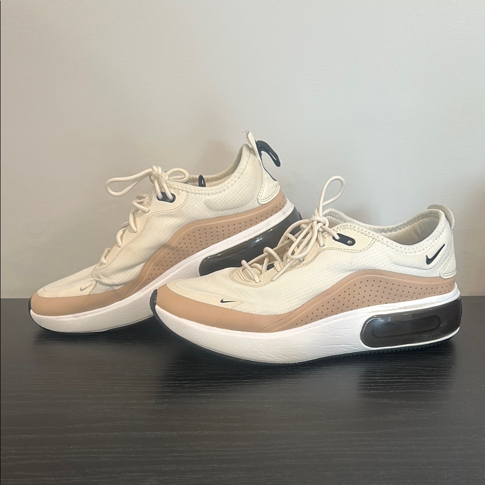 Nike Women's Athletic Shoes in Cream and Tan